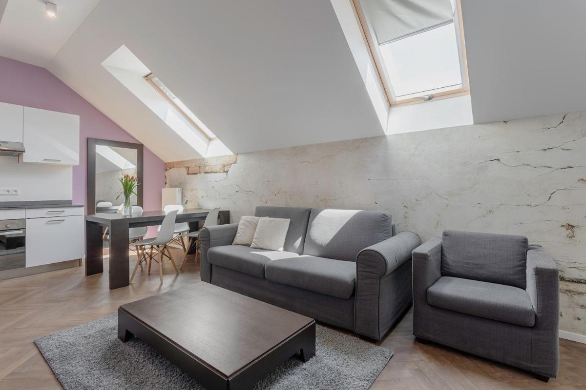 Modern Close To River Apartment Prag